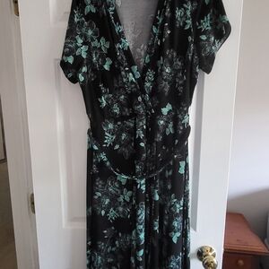 V-neck flowered skater dress